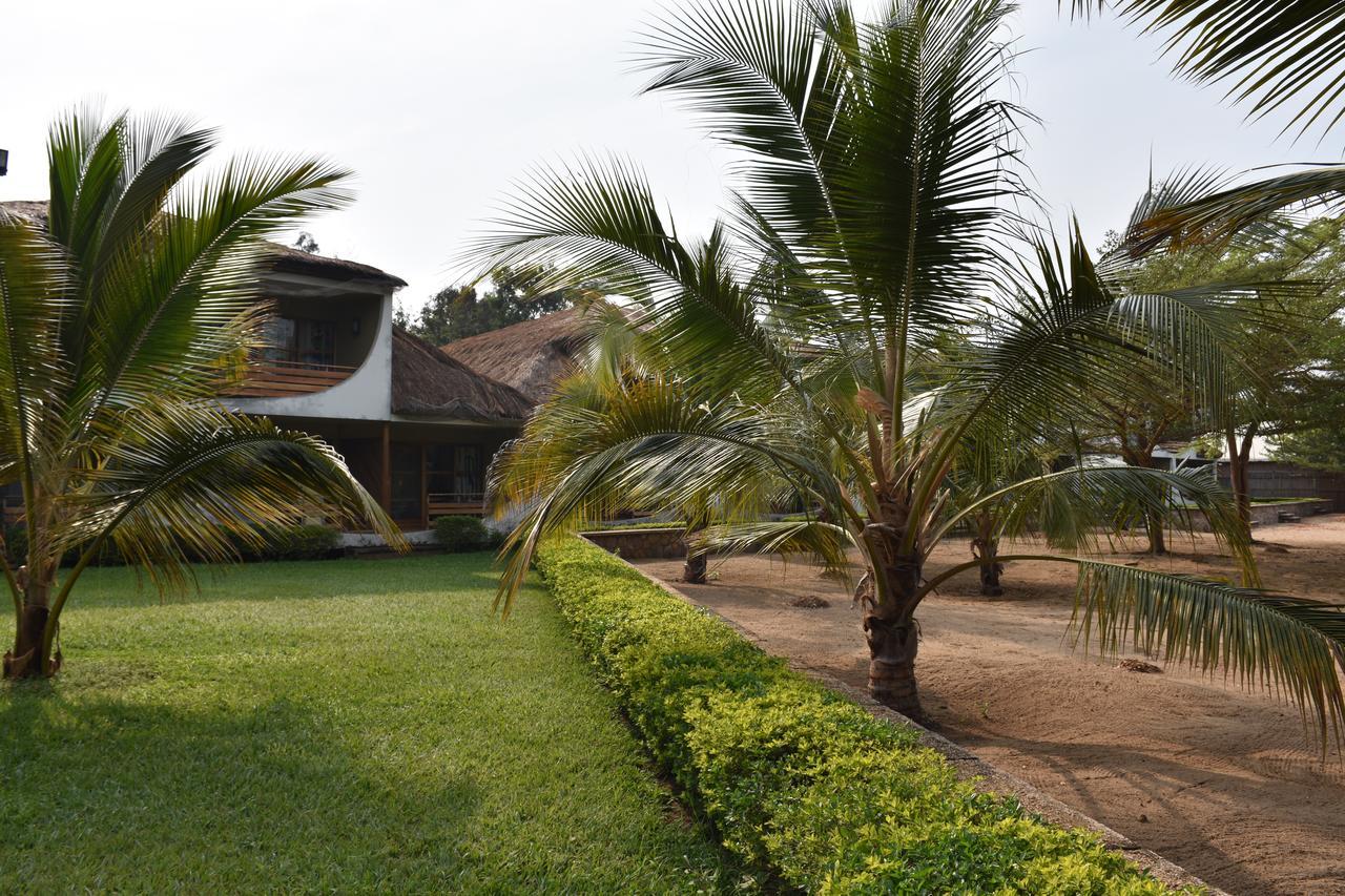 Hotel Club Du Lac Tanganyika Bujumbura Exterior photo